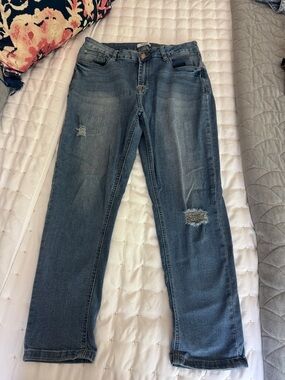 Kensie Distressed Straight-Leg Blue Jeans